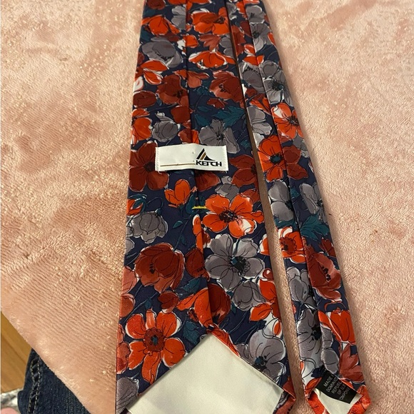 Floral Men's Tie - Red, Gray, and Blue - Picture 4 of 8